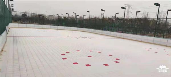 江苏扬州冰促轮轮转冰冰雪运动未来可期