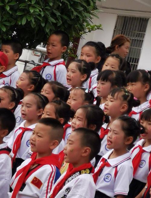 2019年5月17日上午,清镇市扁坡小学举行红歌赛,第一次