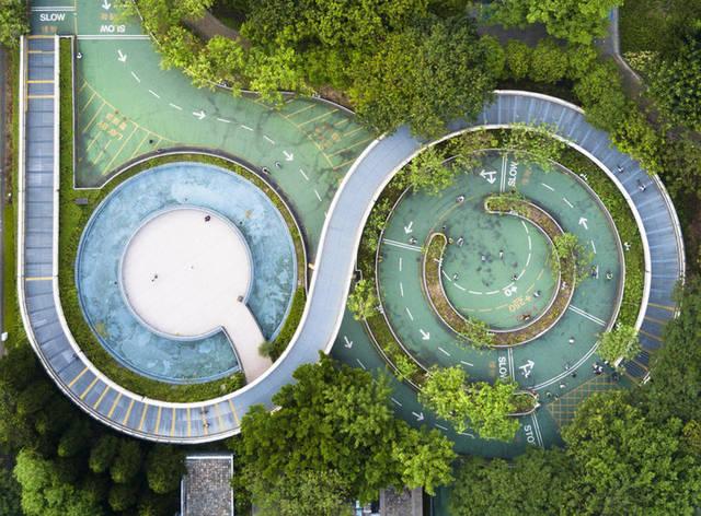 infinity/无限九龙湾公园,公园里神奇的自行车道,形成无限的几何图形.