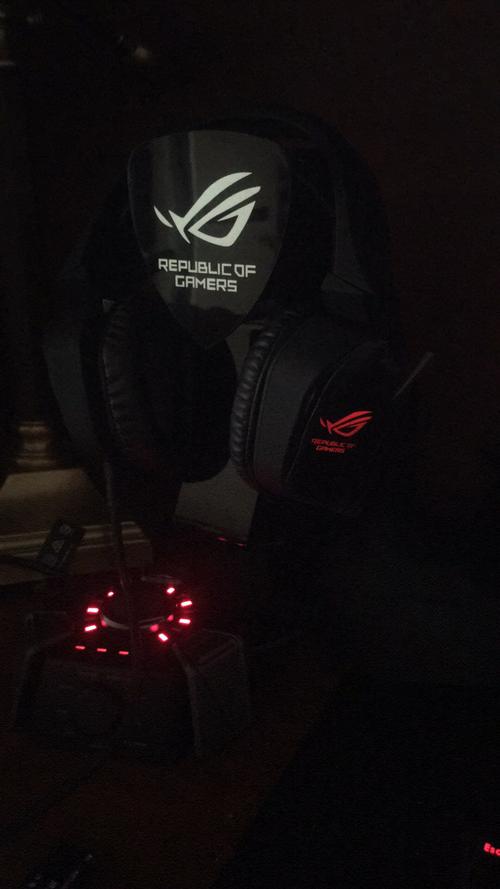 有人用rog71耳机吗求教如何设置