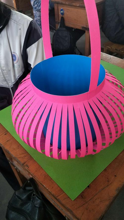 "大红灯笼高高挂"学前教育专业学生手工制作之灯笼