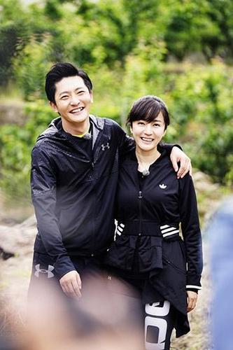 郭京飞对鲍莉一见钟情相识1个月便结婚姐姐鲍蕾都不知情