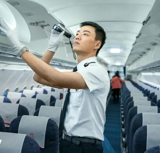 电影《中国机长》剧情盘点:敬畏社会的规则制度,敬畏自然的法则