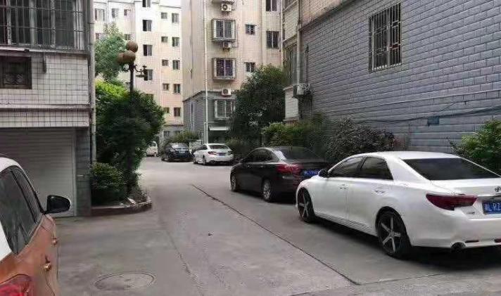 北湖区城中 安康银苑 3室2厅2卫 132平米