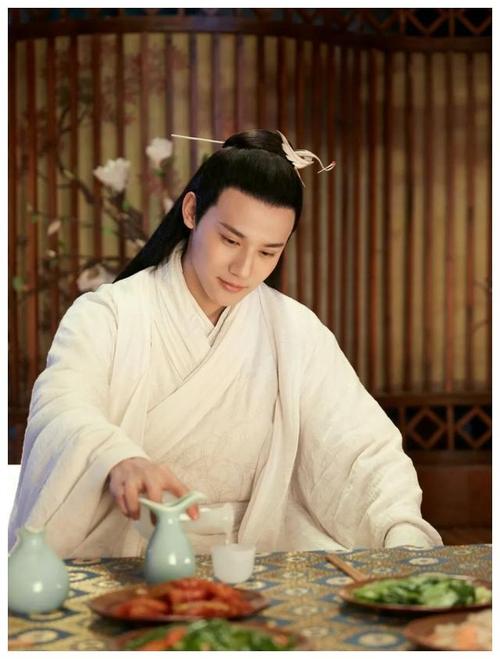 网评15位白衣古装男神:博君一肖齐上榜,这2位本年度呼声最高!