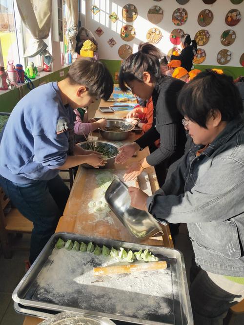 唐自头镇中心幼儿园中班"迎新年,庆元旦"包饺子活动篇