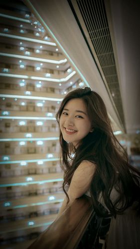我觉得赵露思可以接赵丽颖的班