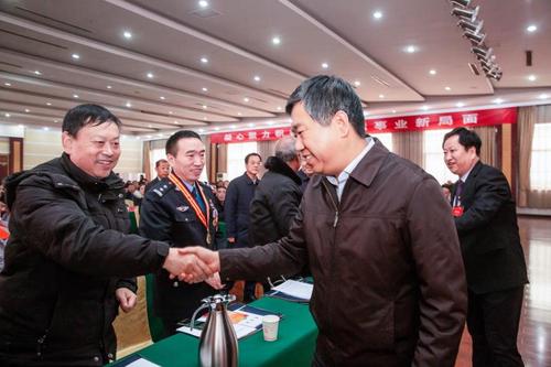 运城市人大常委会副主任,平陆县委书记郭宏看望参会人员