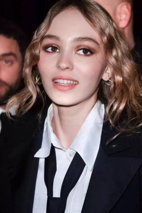 莉莉罗斯德普 德普女儿
