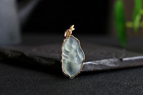 18k金高冰木那种兔子翡翠吊坠