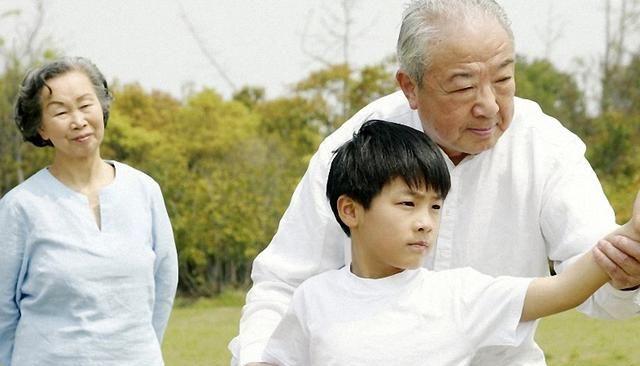 老人家总喜欢儿子,其实不一定是为了传宗接代