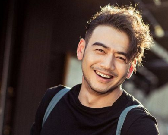 37岁男星杨烁走红,隐藏了多年的妻子,原来是我们熟悉的童年女神