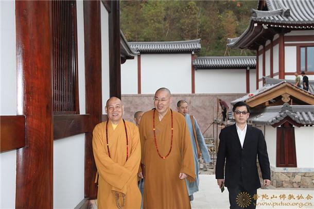 道慈法师出席天台山护国寺大雄宝殿落成庆典暨全堂佛像开光法会