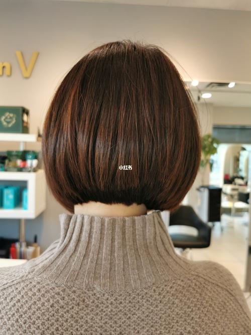 温哥华salonv女生短bob发型_发型_温哥华_柔美怎么样_女生发型_减龄