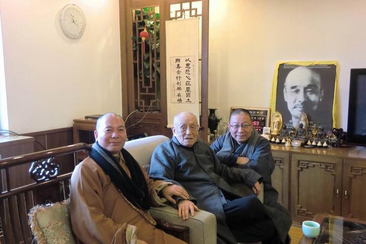 了法大和尚一行到五台山看望梦参老法师