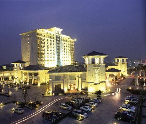 酒店 [1] 地处素有"岭南鱼米之乡"之美称的东莞西南水乡——洪梅