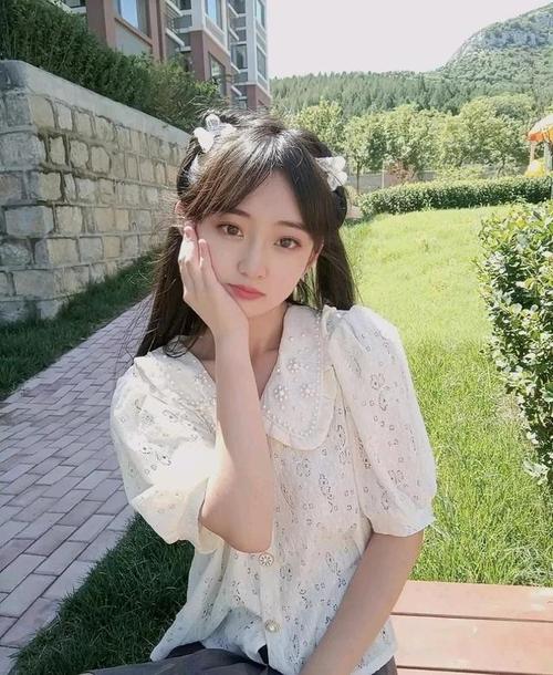 非常清纯可爱的女生,这颜值,这发型,爱了爱了