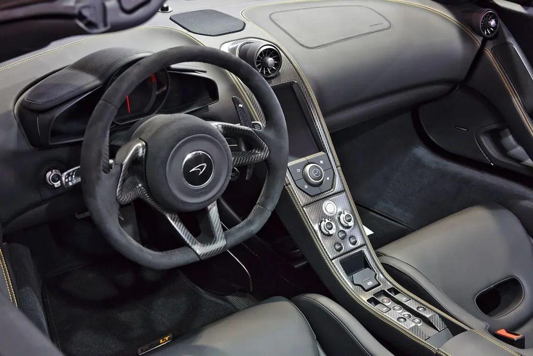 迈凯伦675lt内饰