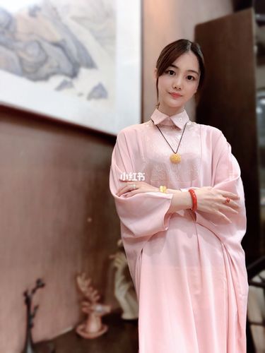 难得的古典一回! 平时都休闲装比较多!这种风格算是极少尝试!