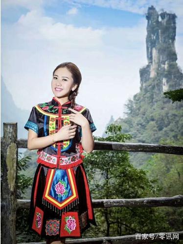 敬欢迎酒 山歌女神-土家十三寨总寨主覃诚芳 青年歌手,全国十大山歌