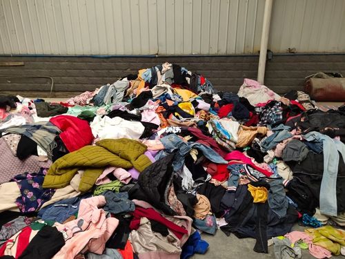 长期大量回收旧衣服_床上用品_毛绒_酒店_鞋子_被子_兴趣爱好_玩具