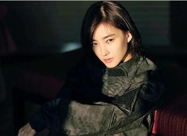 王丽坤搭档男主黄景瑜新剧来袭,上演女保镖与高富帅的