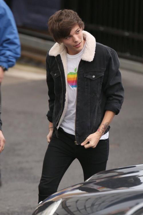 如何评价onedirection成员louistomlinson