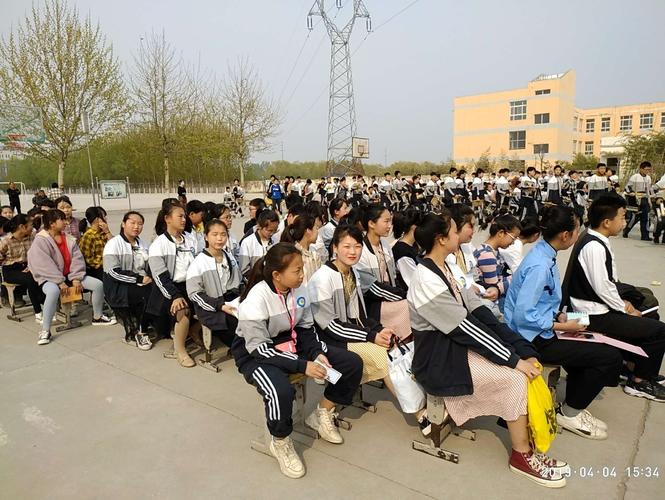 清明时节寄哀思,诗歌朗诵祭英烈——清化中学"缅怀先烈,放飞理想"主题