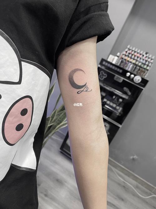 纹身 小纹身 月亮纹身图案_纹身_惊觉纹身自由行热门攻略_小清新纹身