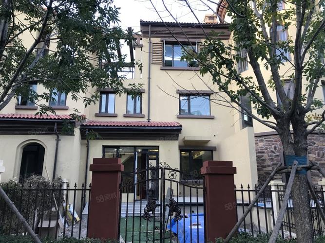 融创星耀五洲 联排别墅 精装修 前后带小院 258万可议!