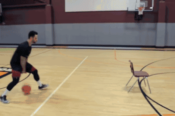 矮个子最好学哪种过人技巧?小托马斯凭这一招过人立足nba!