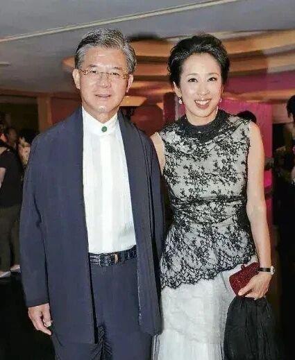 霍启刚一家三代罕同框,朱玲玲婆媳同框像姐妹,霍启山曝女友标准