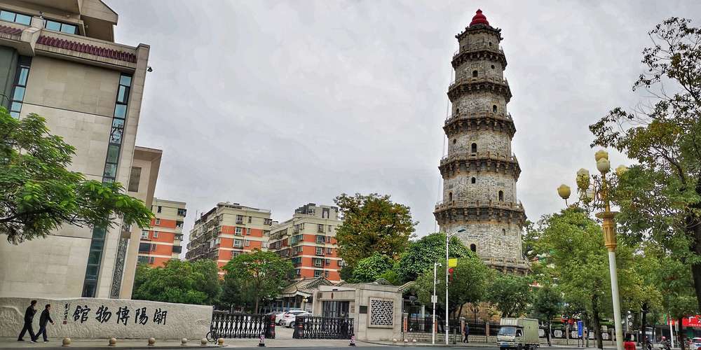 文光塔是一座古塔,始建于宋代.