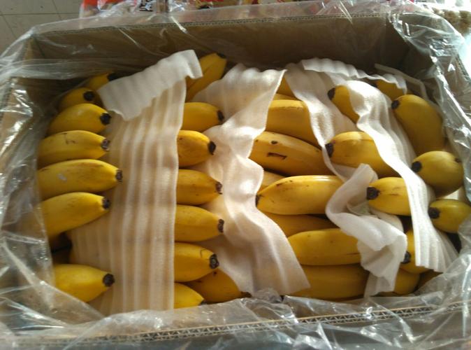 满满一箱香蕉啊