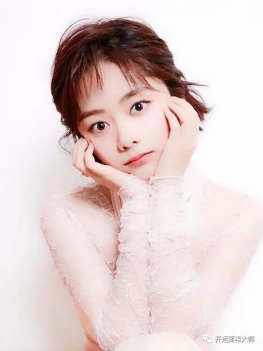 谭松韵的长相本来就是幼态童颜 低攻击性 低智感?