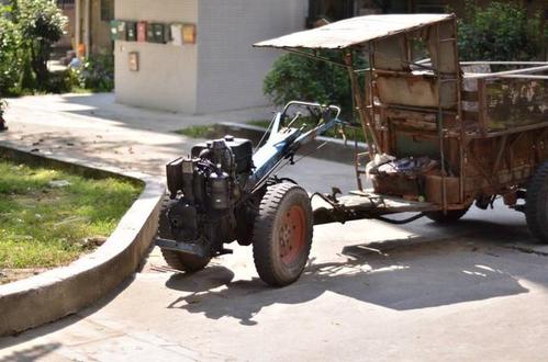 手扶拖拉机也是手动的简称mt