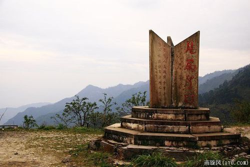 由于这里平时风太大,冬天雪太猛,已经在数年前将哨所前移,但"风雪丫口