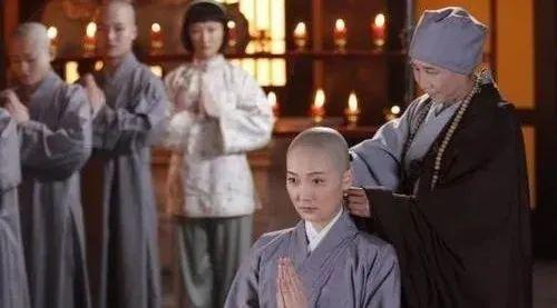 出家做和尚或尼姑为什么要剃光头