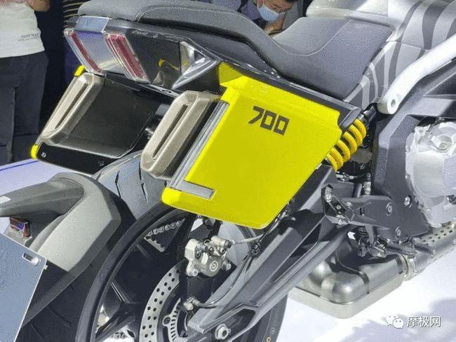 奔达四缸街车lfs 700唐刀发布,此刀非彼刀,而是摩界的