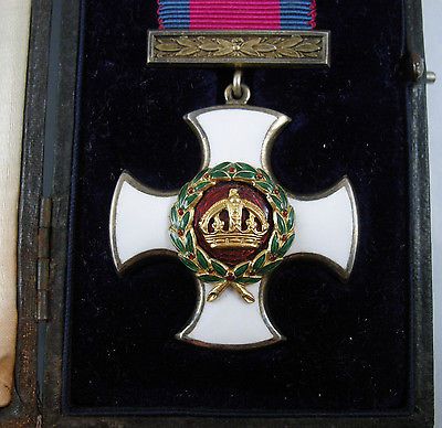 英国金十字英勇勋章(distinguished service order) 1886年由维多利亚