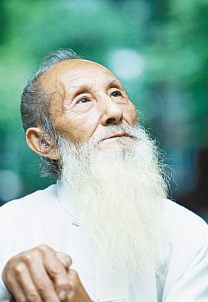 [推荐]百岁老人的长寿秘诀