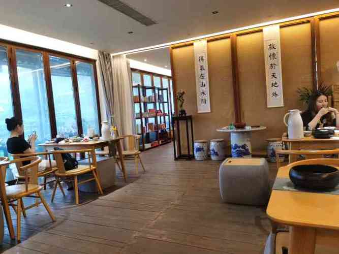 十二月令·茶舍(龙坞店)-"补发昨天的作业 昨天周天 .