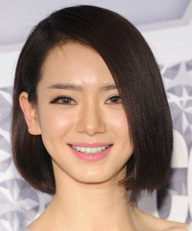 简称为不协调的头发,这种发型比较适用于女生们,尤其是在制作 沙宣头