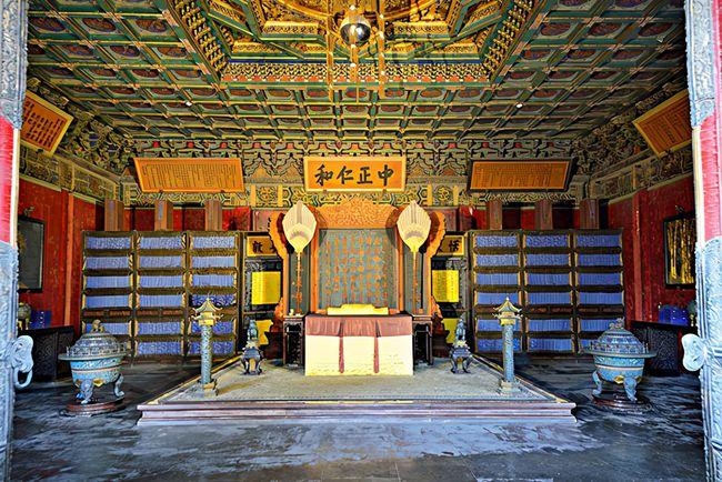 养心殿不在故宫中轴线上,雍正皇帝为什么要把寝宫搬过去?