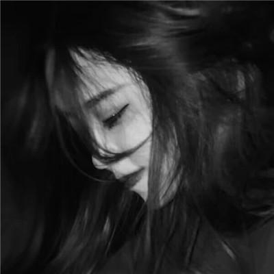 女生霸气高冷的头像眼神中带着伤感经历多少委屈才有一身脾气