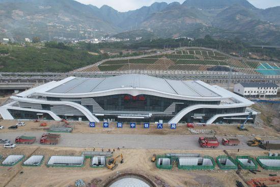 郑万高铁重庆段新建站房完成建设