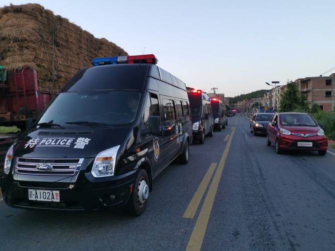 南昌公安特警队伍快速集结驰援抚州执行专案抓捕任务