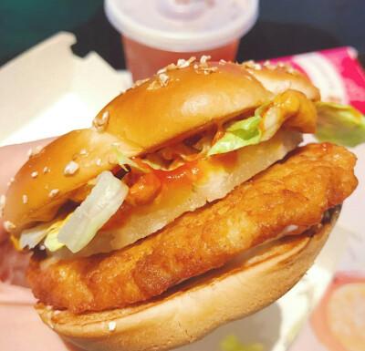评论  ins美食 韩国麦当劳巧克力甜筒冰淇淋 0 4 瞰味  发布到  食物