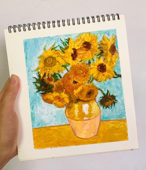 临摹了梵高的向日葵 画油画棒真.