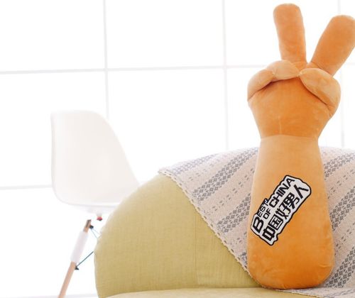 批发创意中国好声音yes手势必胜毛绒玩具抱枕 送好爸爸闺蜜礼物